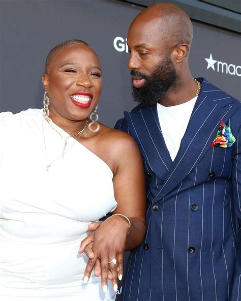 Actress Aisha Hinds Happily Marries Silky Valenté。